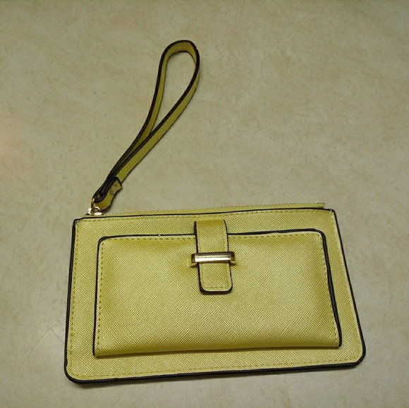 Handbags - Wristlet